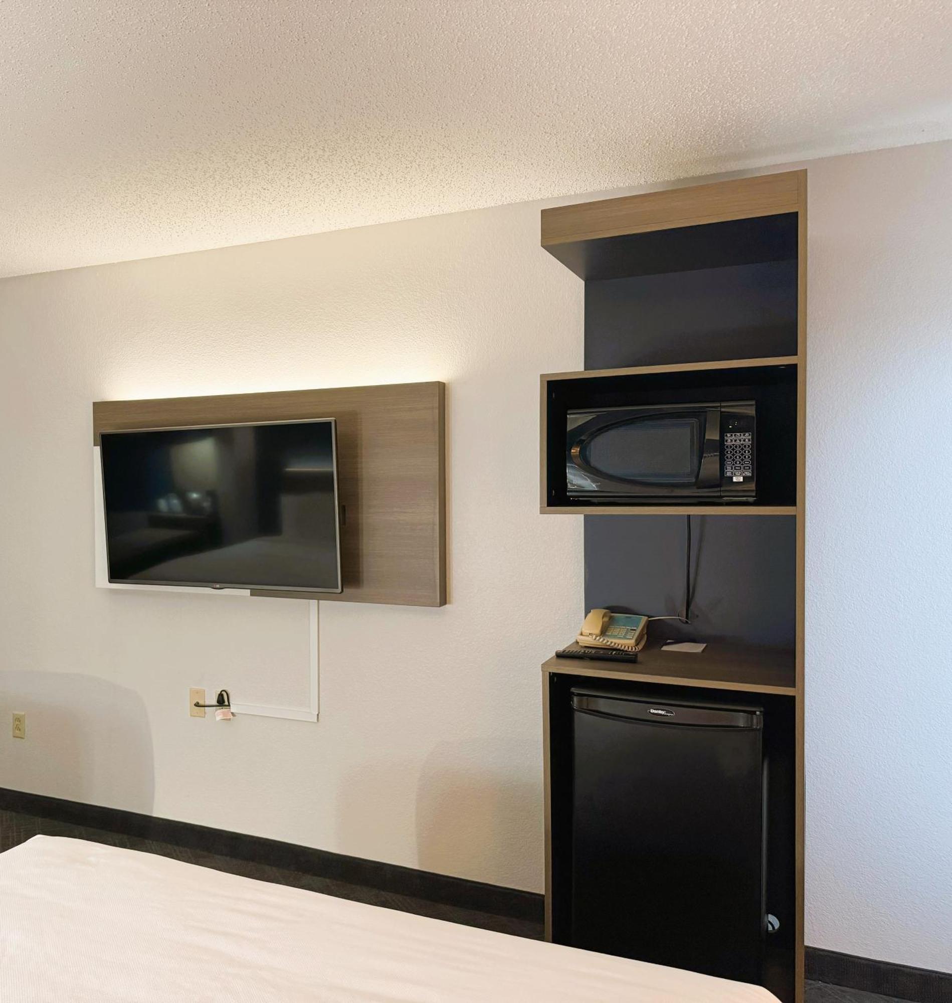 Comfort Inn & Suites Sheboygan I-43 Esterno foto